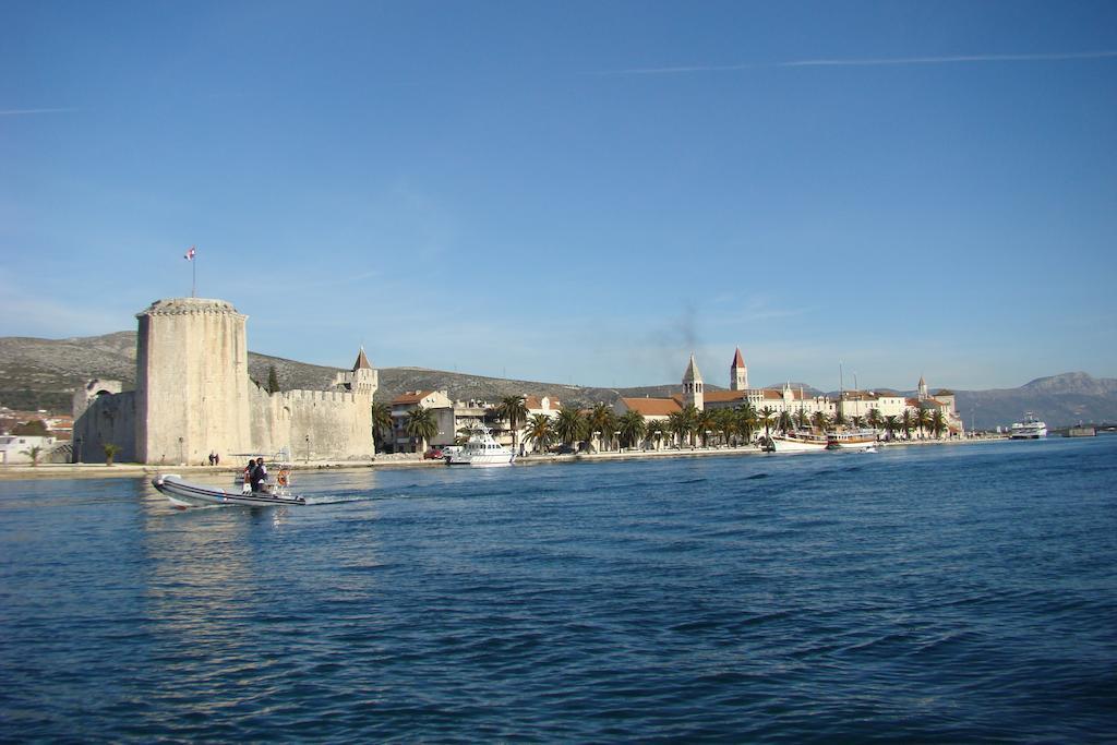Apartments In Τρογκίρ Εξωτερικό φωτογραφία